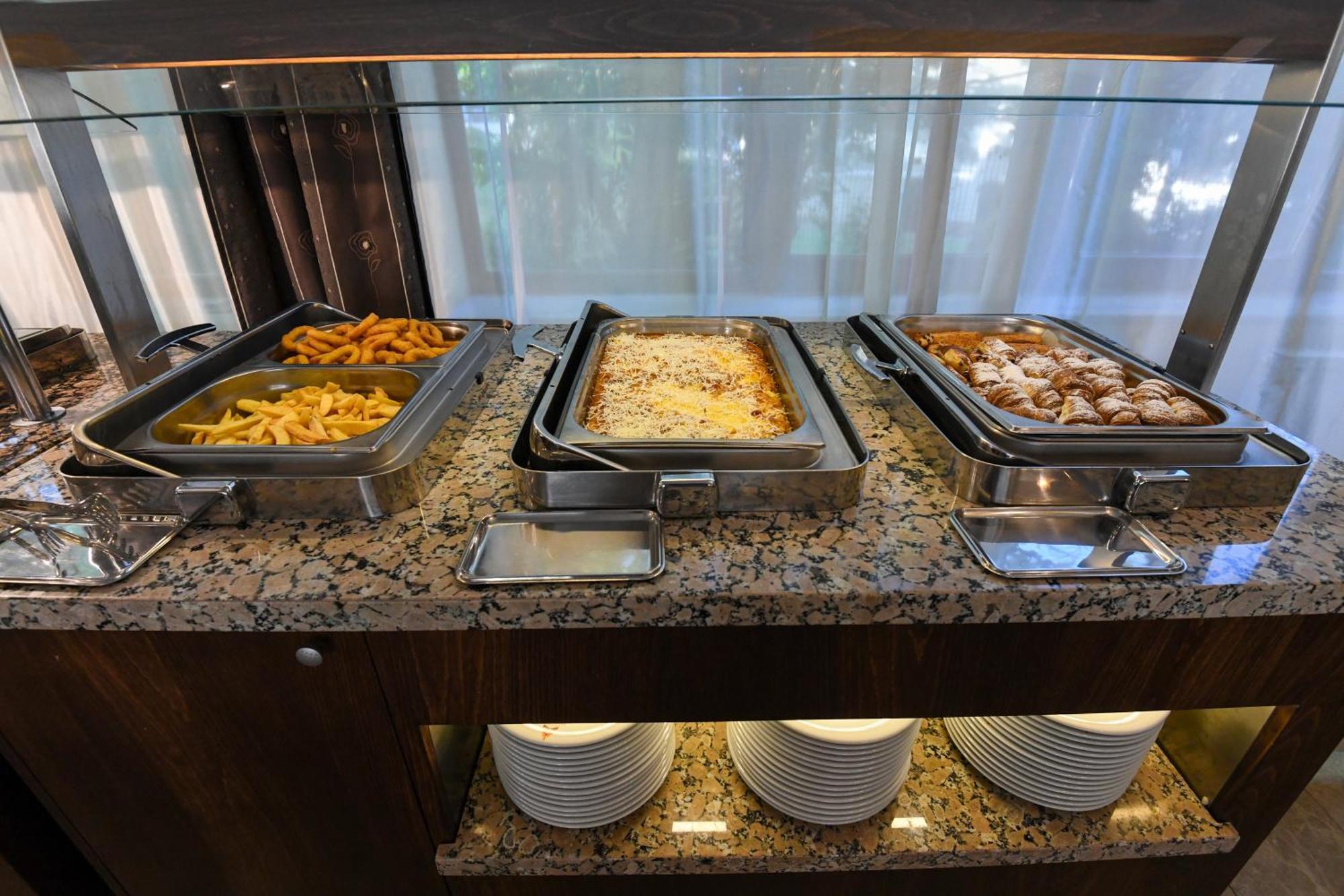 Hotel Saturn Ngoại thất bức ảnh